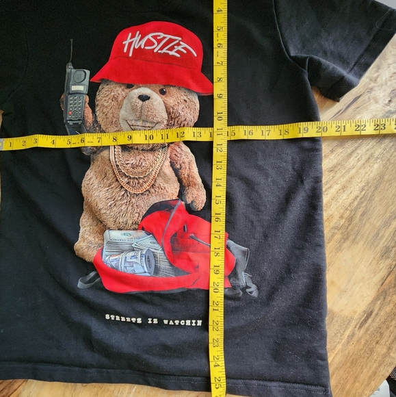 Hustle Black Streetz Iz Watchin T-Shirt with Teddy Bear Graphic - Picture 13 of 13